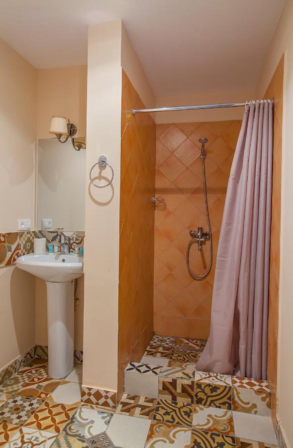 Caravan Villa Тбілісі Екстер'єр фото